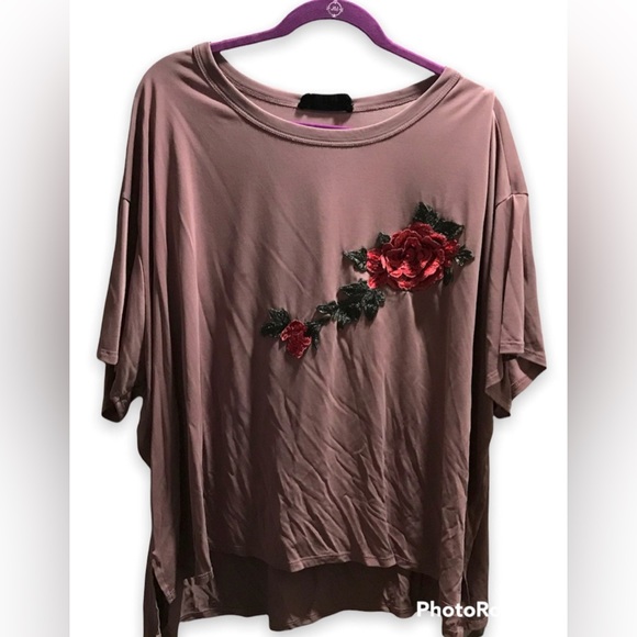 Mauve Colored Crop-Styled Silky Top with Rose Embroidery Detail Size: 3X / 3XL - Picture 2 of 11